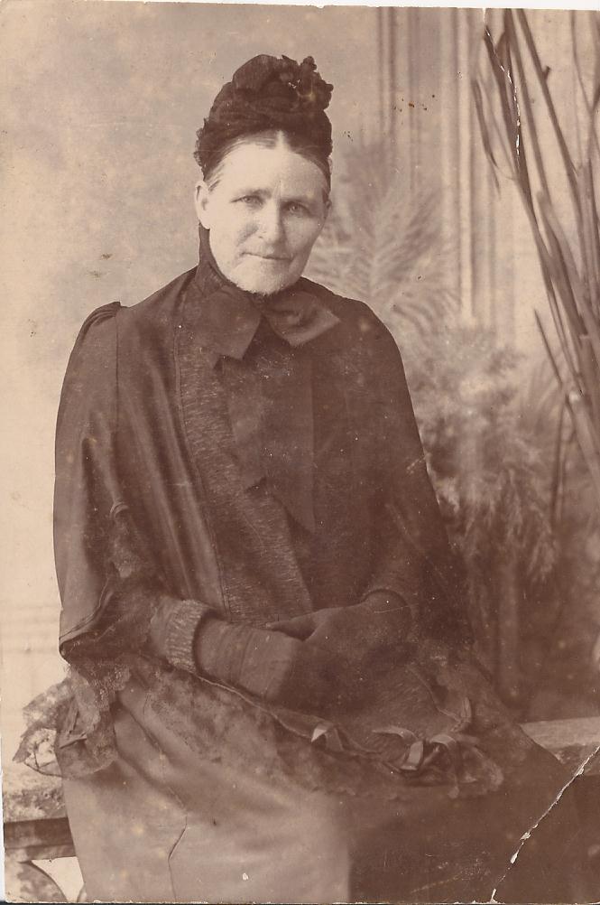 Photo of photos/Catherine McLennan (nee Fraser) 1832 AX-1924 NZ portrait
